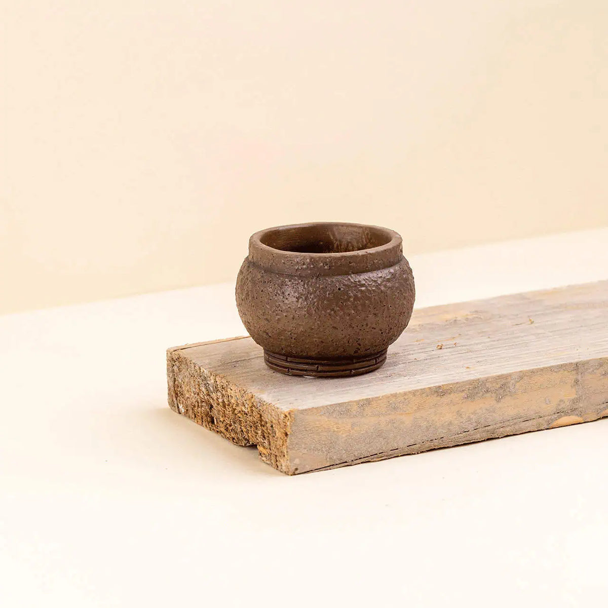 Cache-pot ciment Héra marron
