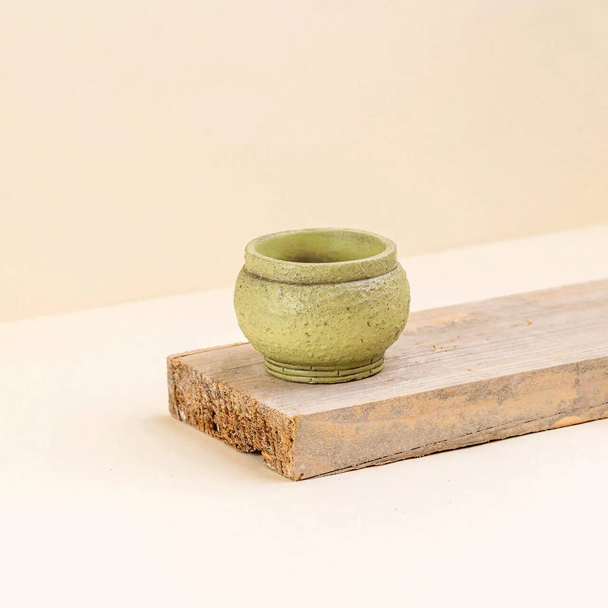 Cache-pot ciment Héra vert