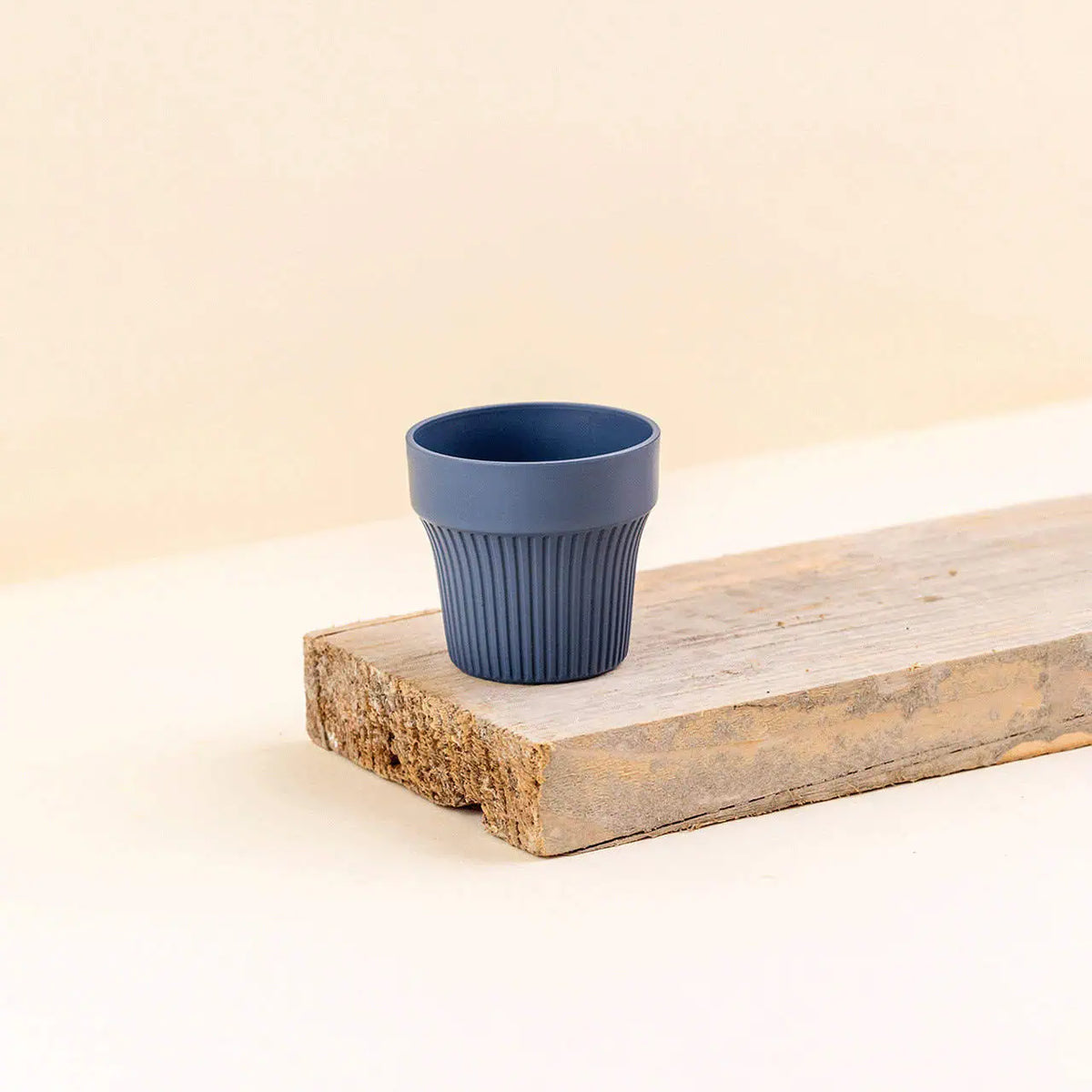 Cache-pot plastique recyclé Tiny lagoon bleu