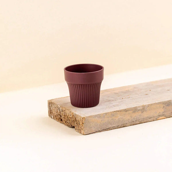 Cache-pot plastique recyclé Tiny plum bordeaux